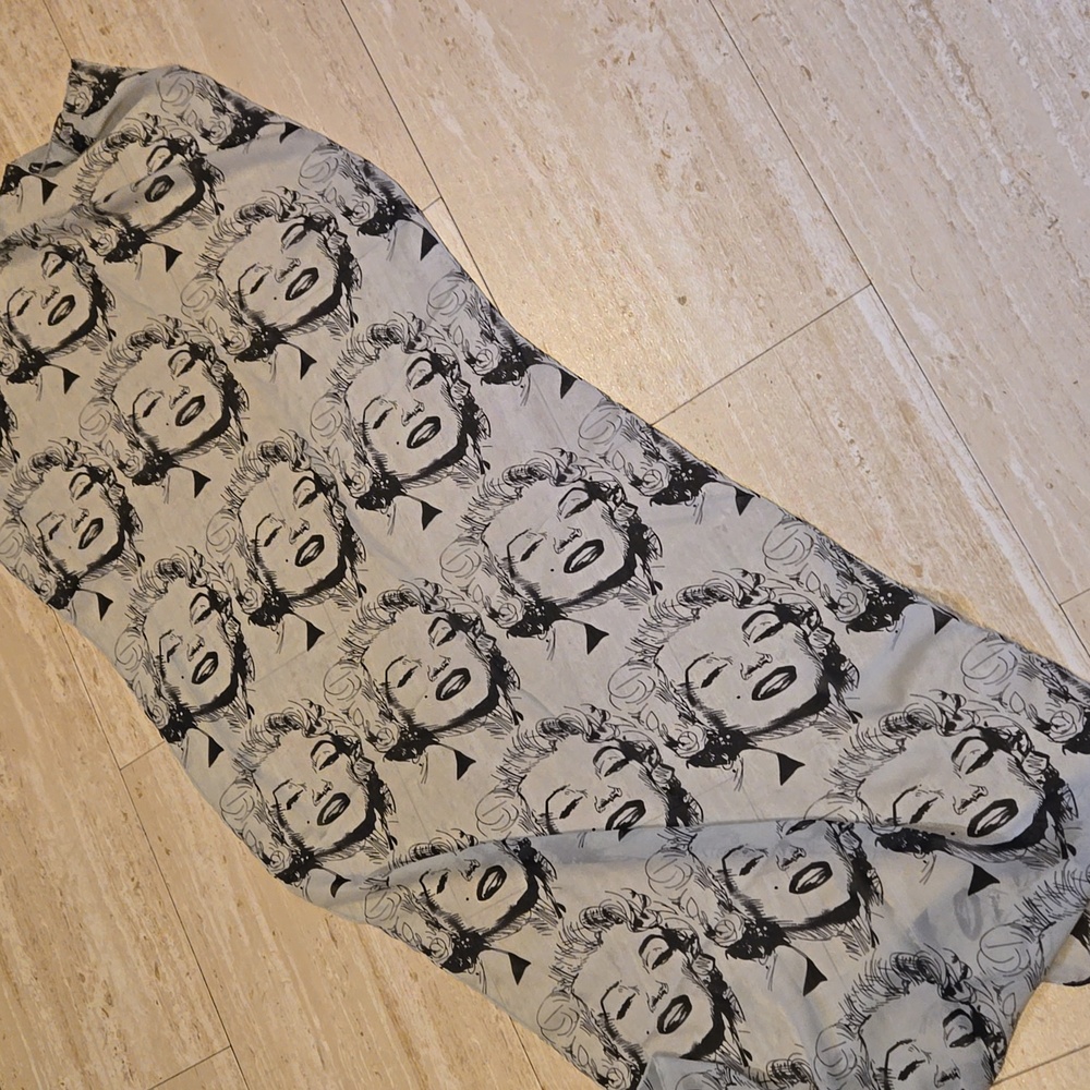 Iconic Marilyn Monroe Light Gray Silk Blend Unique Sheer Scarf - Picture 3 of 5